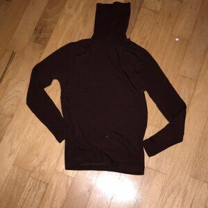 Women’s turtleneck size small maroon color